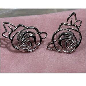 EACH JEWELS “Shoshana” Silver & Brass‎ Rose Stud Earrings (NEW & BEAUTIFUL!)